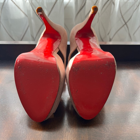 Louboutin pinky nude pumps - Picture 3 of 3